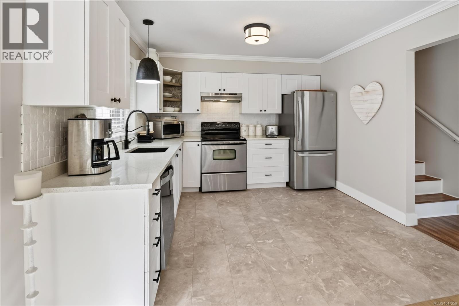 2158 Sun Valley Dr - Image 10