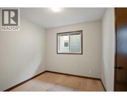 92 Ireland Crescent, Red Deer, AB T4R3K7 Photo 15