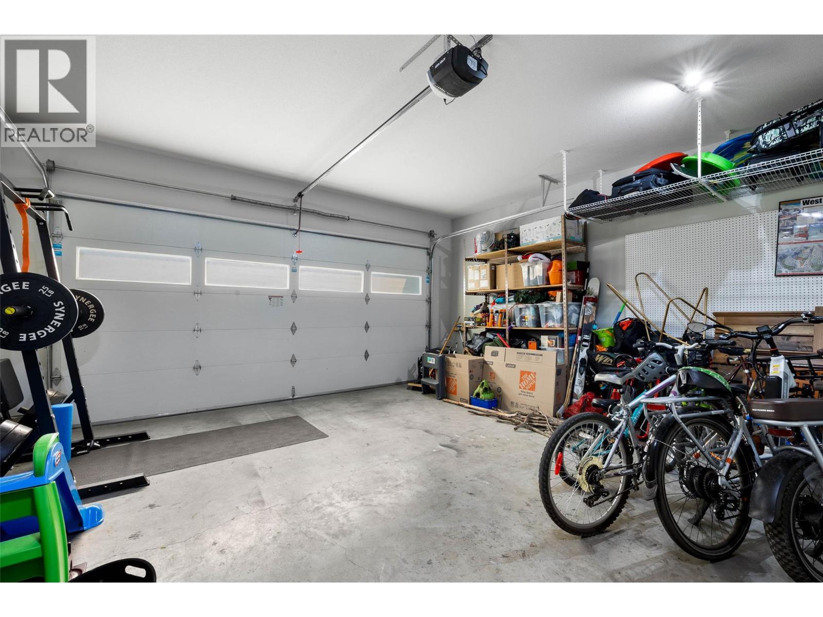 668 LYNE Road - 25