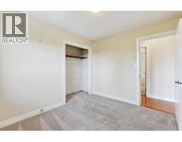 Kitchen - 328 Mcgill Road, Kamloops, BC V2C1M1 Photo 13