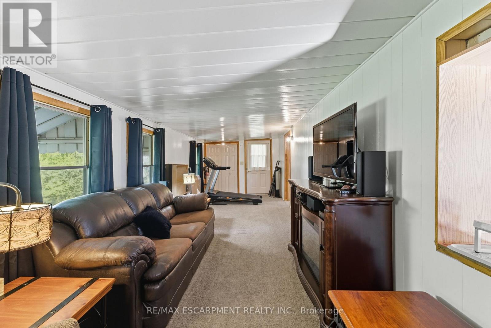 7 SUNVALLEY - 1429 SHEFFIELD ROAD - 7