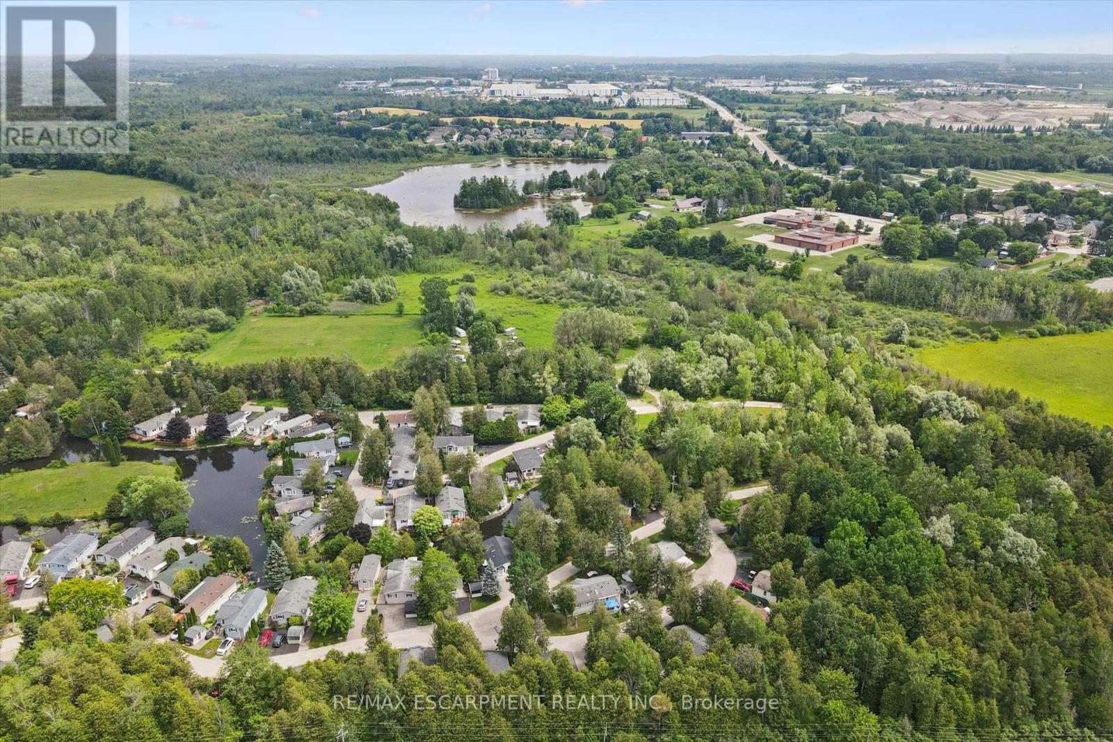 4 SPRUCE AVENUE - Image 26