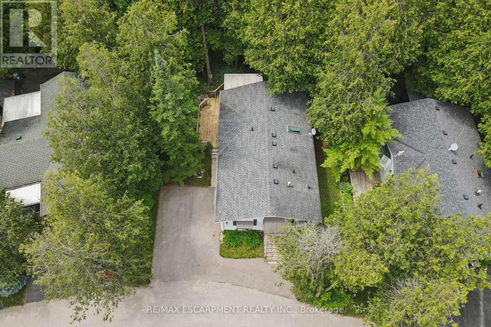 4 SPRUCE AVENUE - Image 23