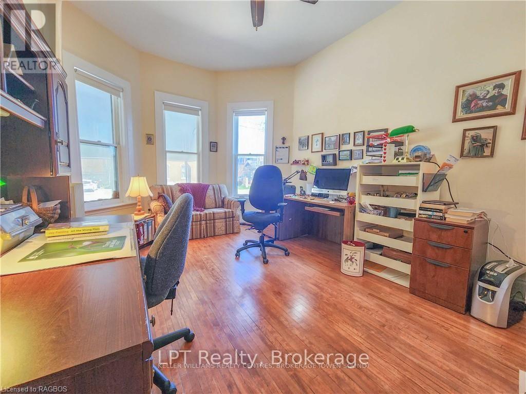 900 2ND AVENUE W - Image 31