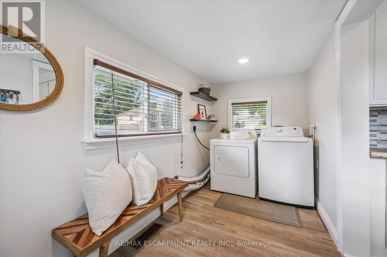 8 CROSS STREET - Image 17