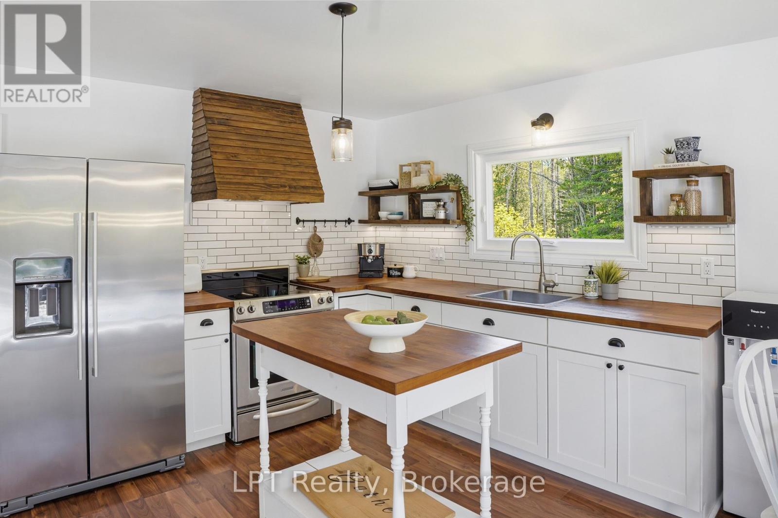 67 WILLIAM COURT - 21