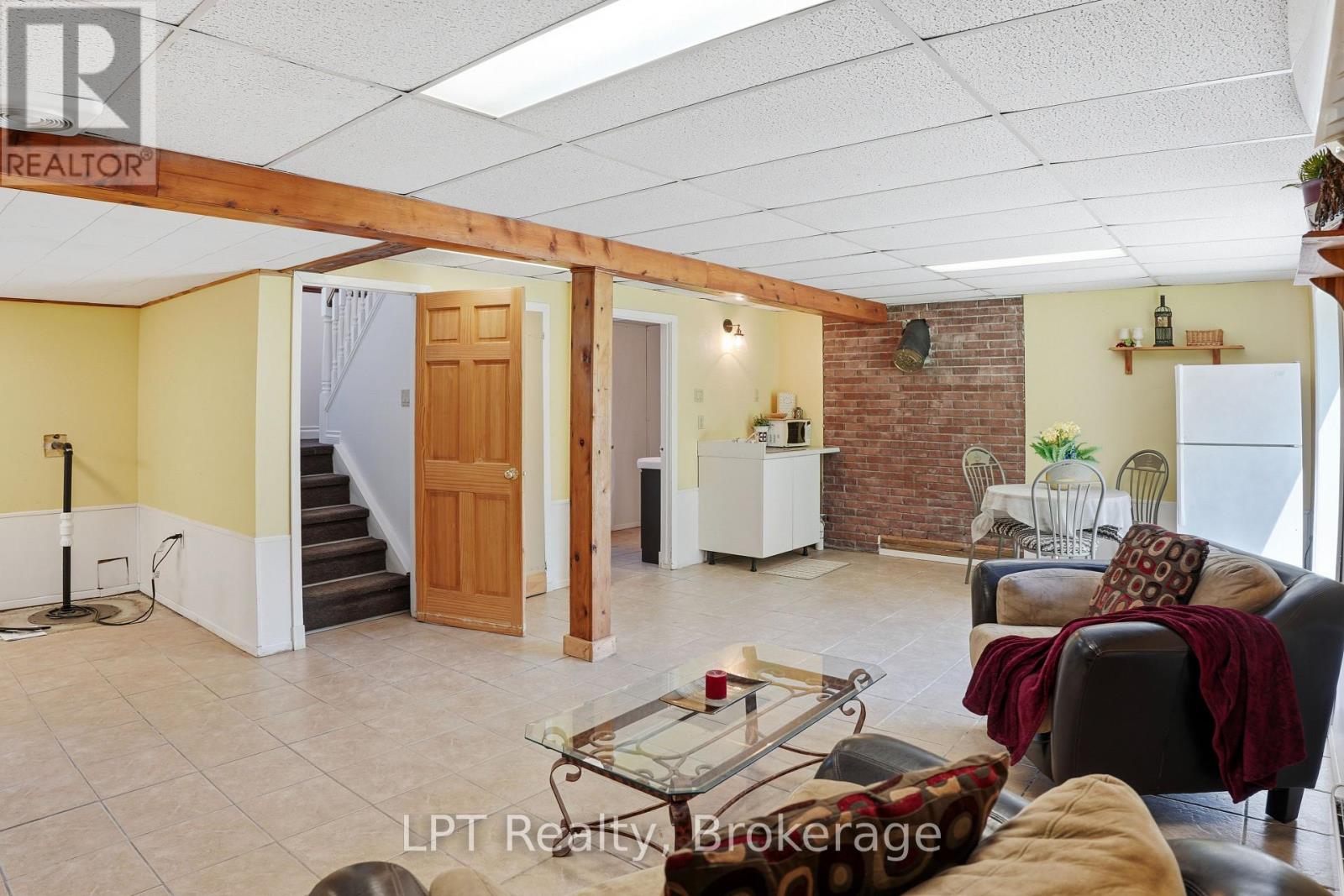 67 WILLIAM COURT - 33