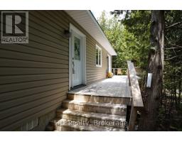 Living room - 454 Highway 6, South Bruce Peninsula, ON N0H2T0 Photo 9