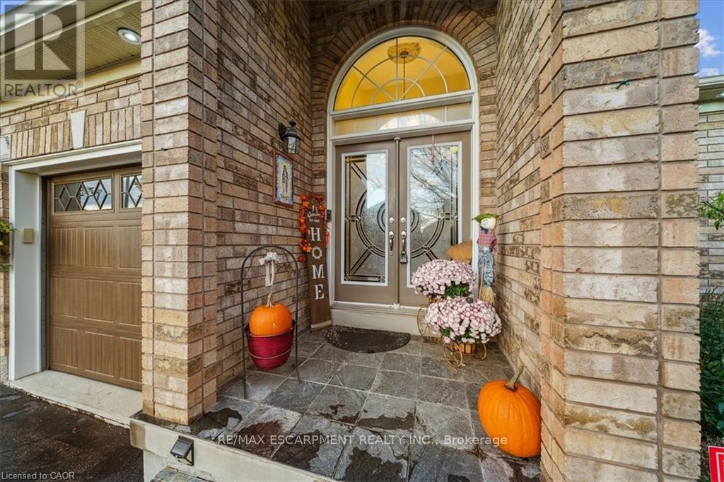 52 MISTYCREEK CRESCENT - 2