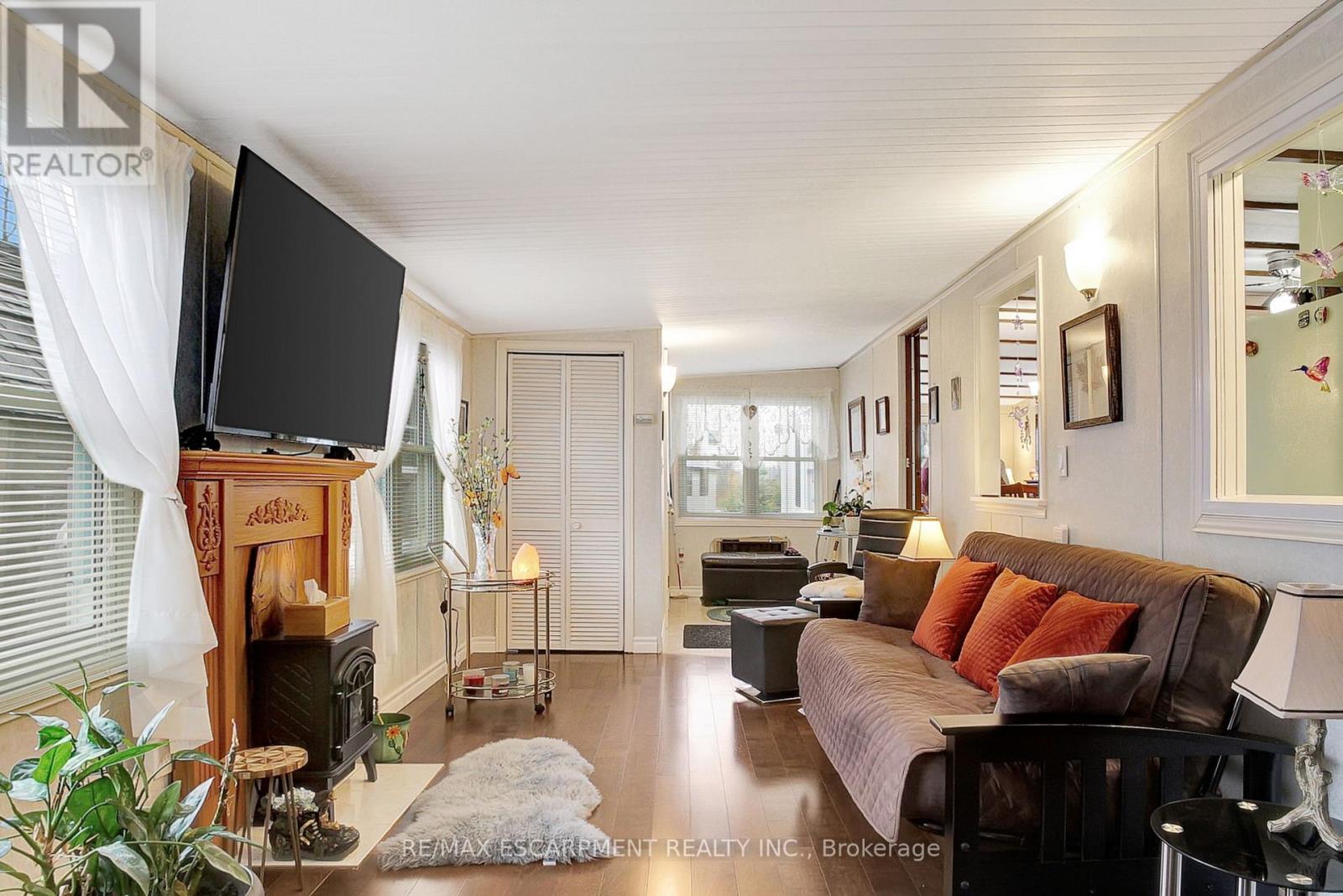 #1A 1429 SHEFFIELD ROAD - Image 4