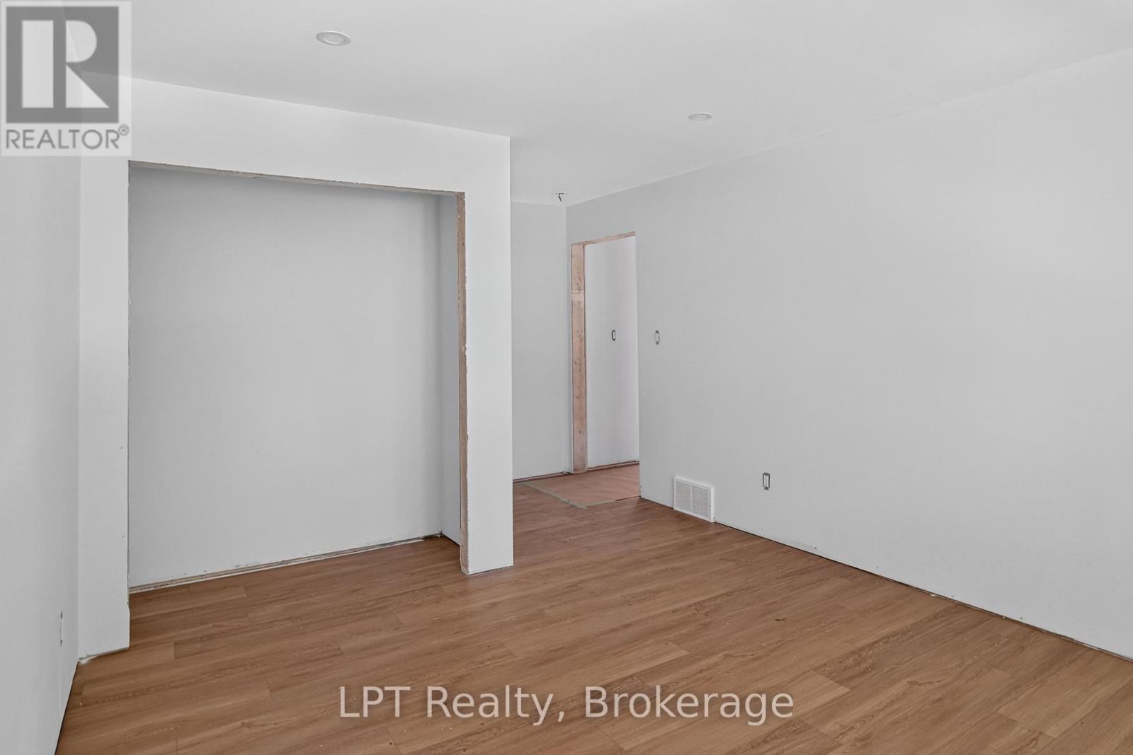 665 WATSON STREET - Image 17