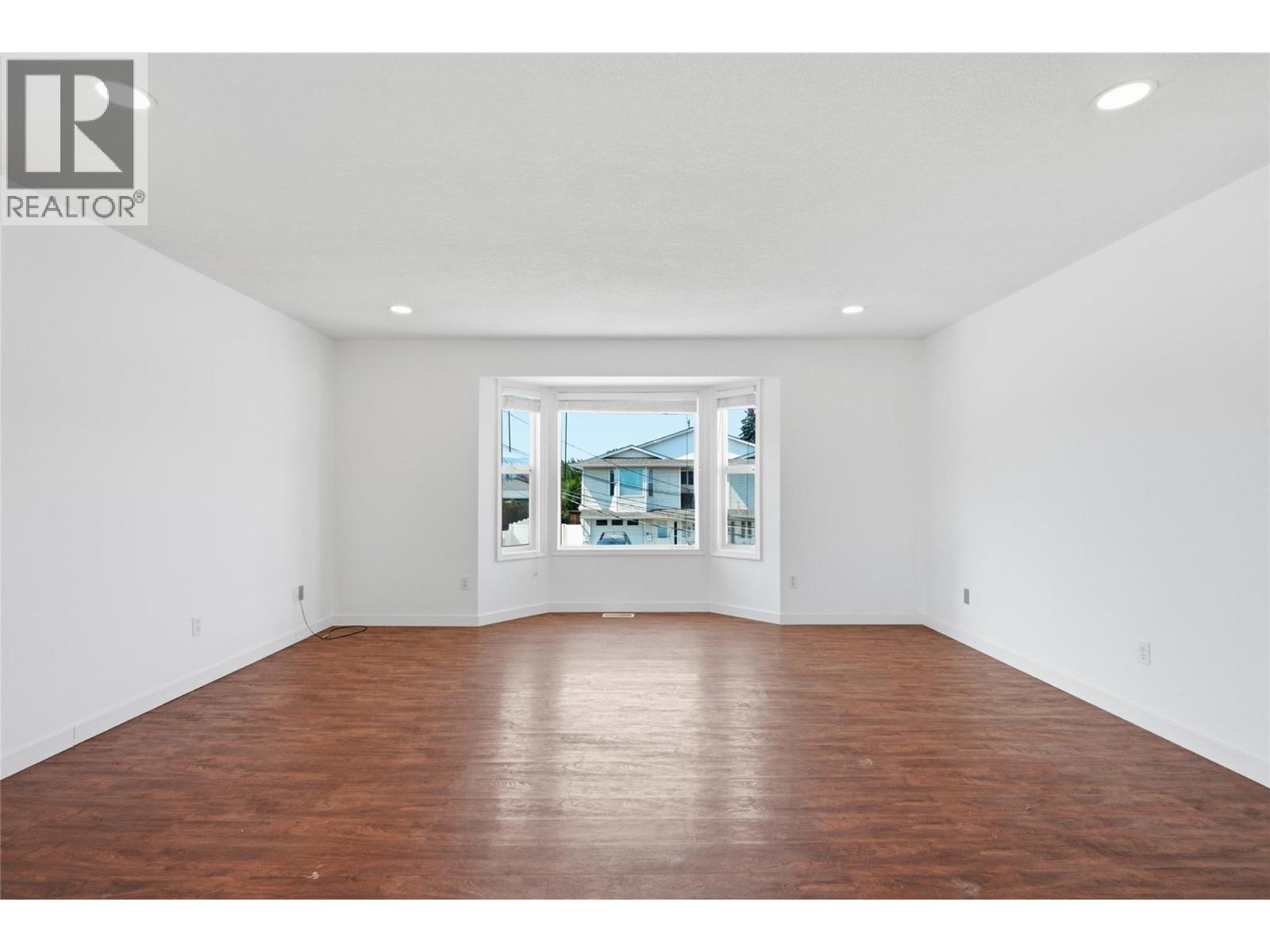881 Evergreen Place - 7