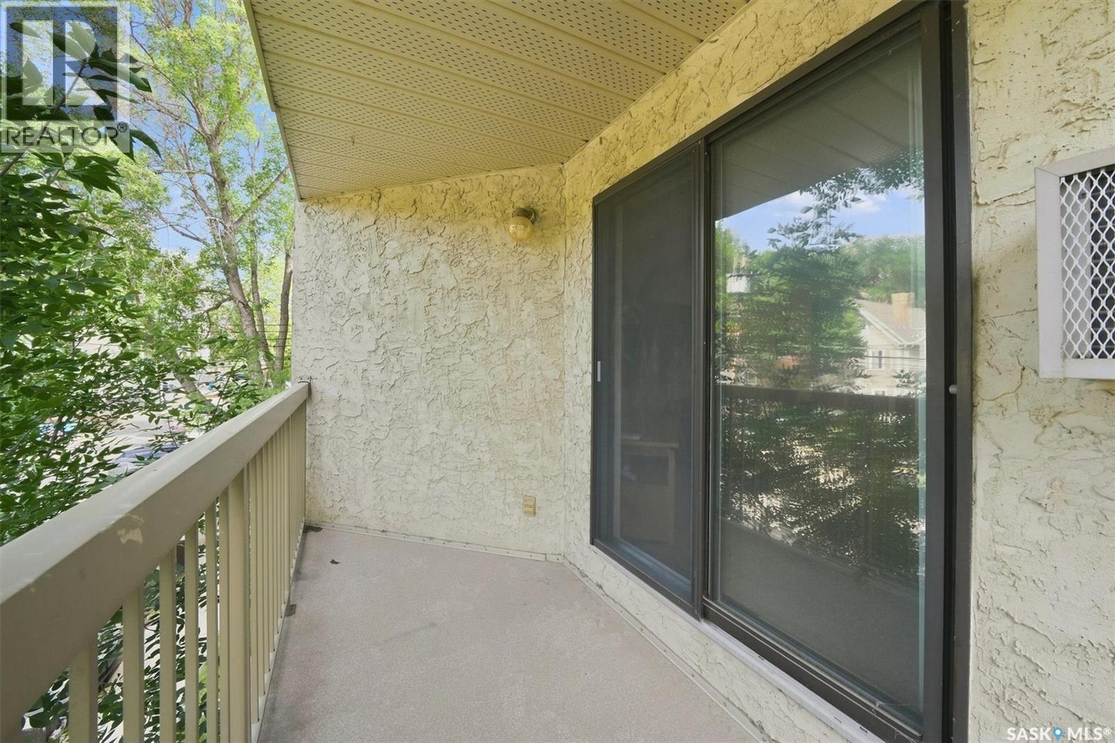 #203 525 5th AVENUE N - 23