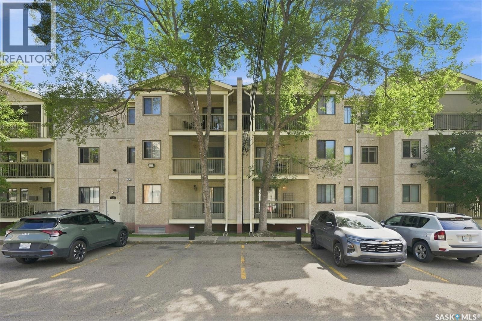 #203 525 5th AVENUE N - 25