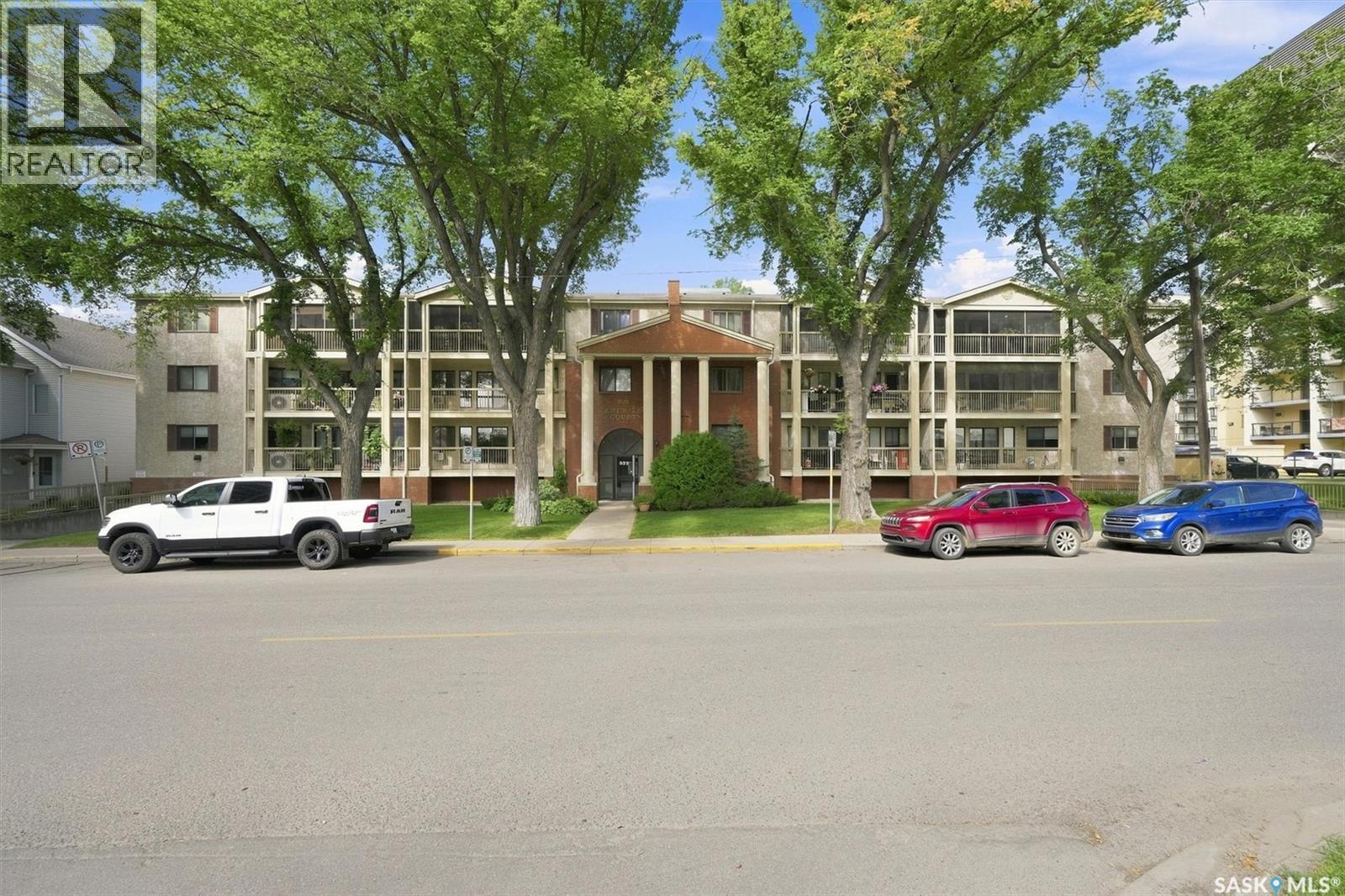 #203 525 5th AVENUE N - 30