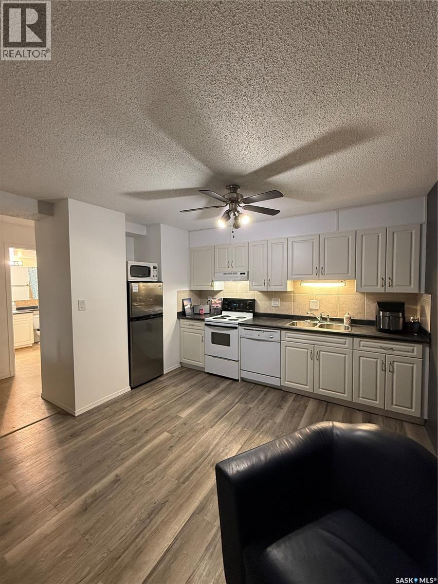 #4 111 St Lawrence CRESCENT - Image 12