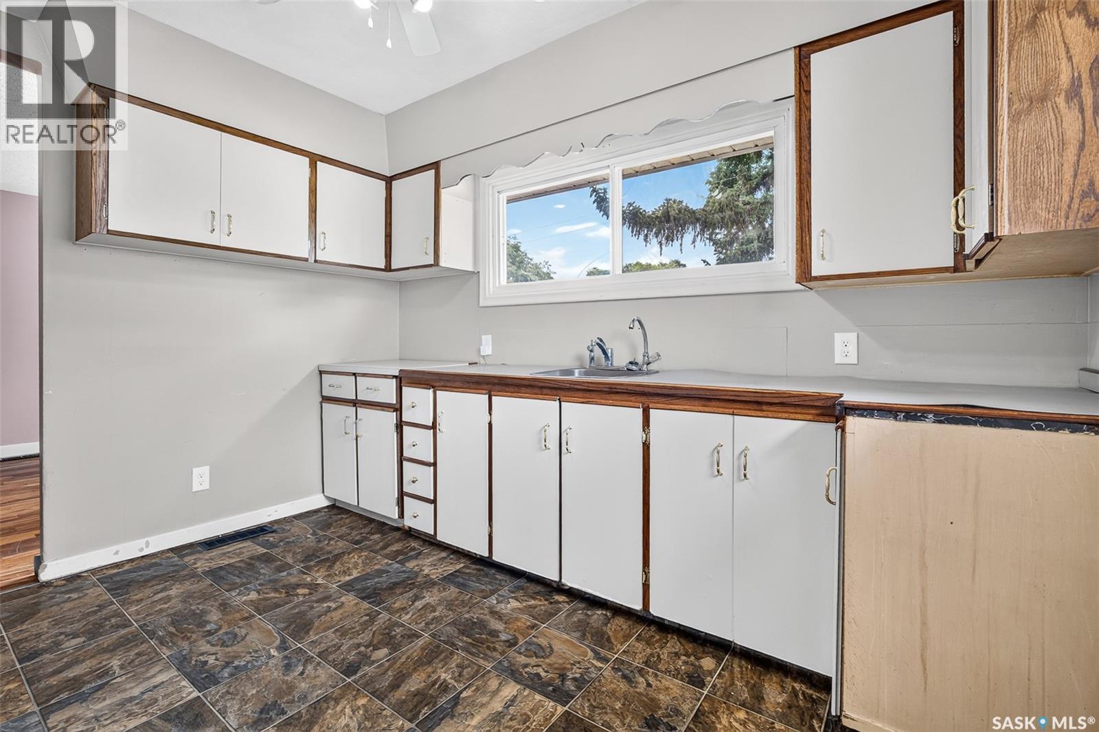 1054 Stadacona STREET W - 16