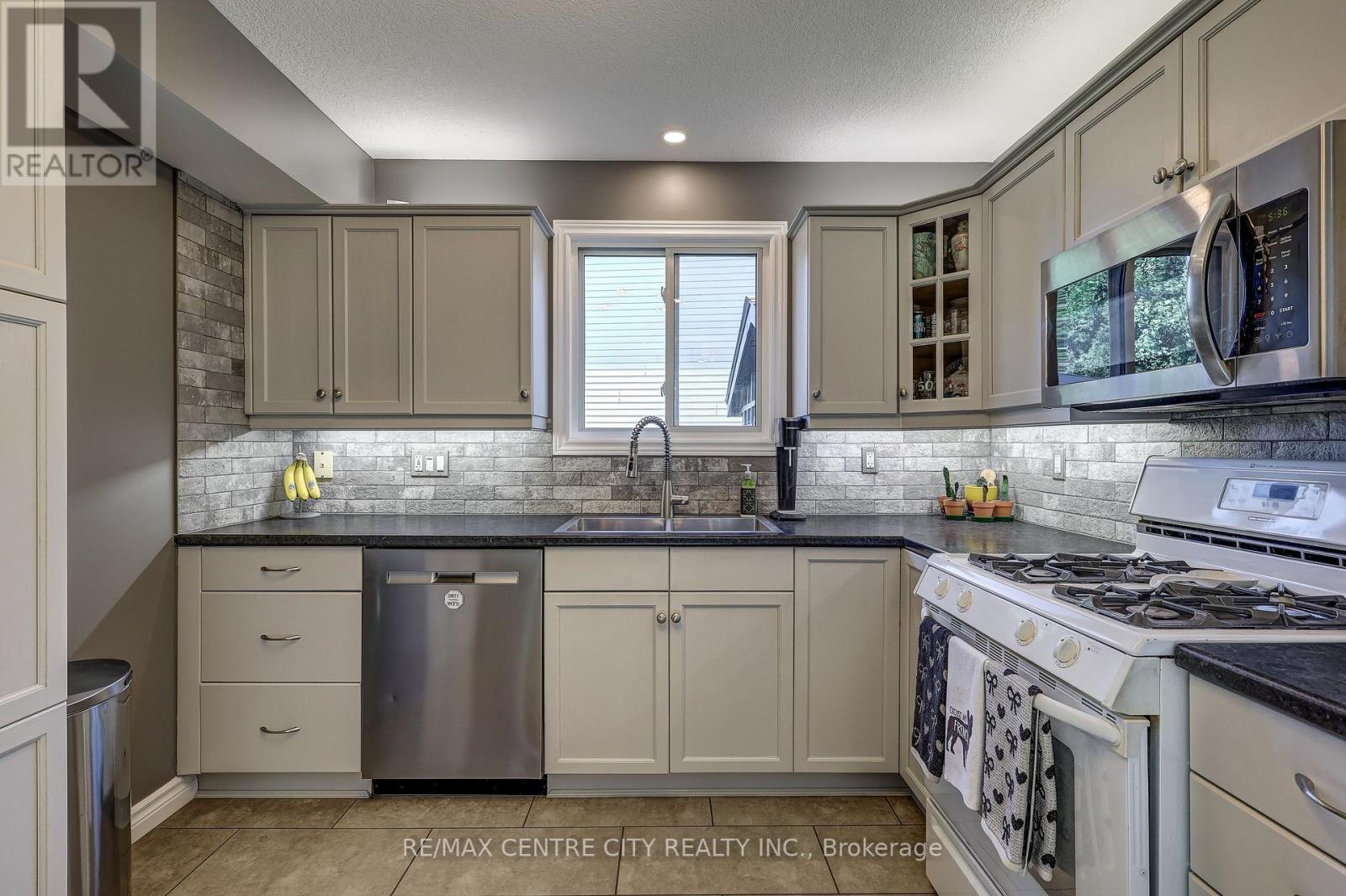42134 MCBAIN LINE - Image 13