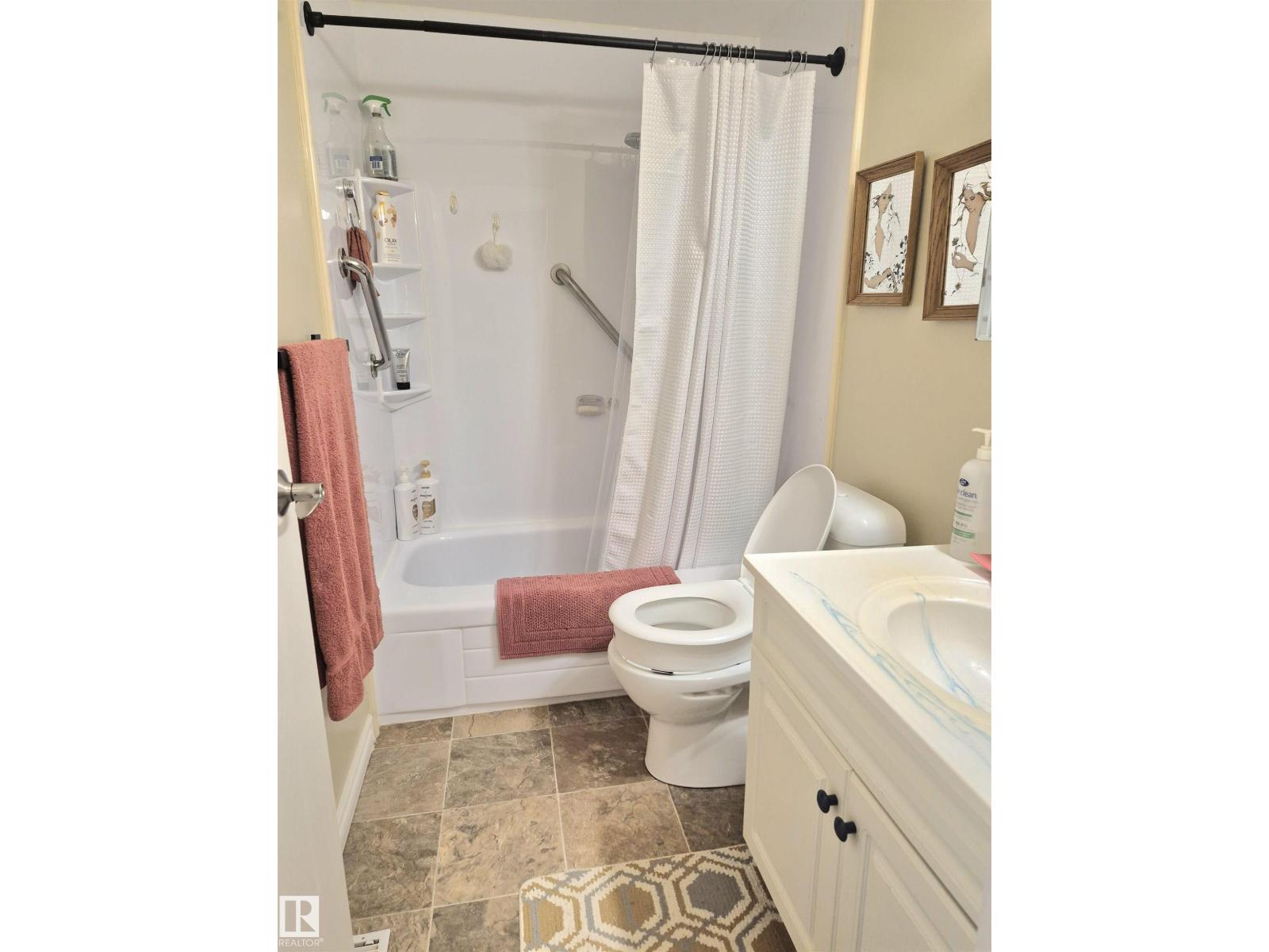 17 2030 Brentwood BV - 16