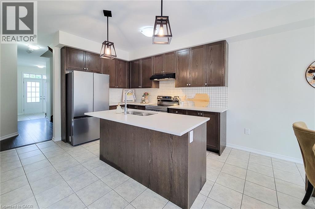 11 ESTHER Crescent - Image 16