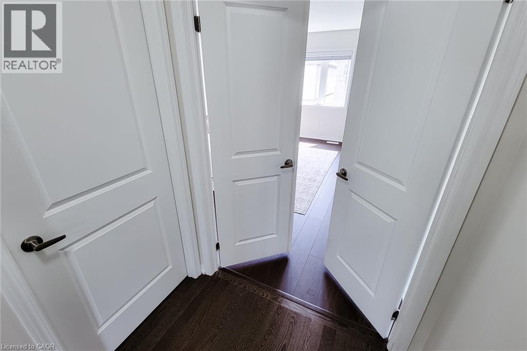 11 ESTHER Crescent - Image 27