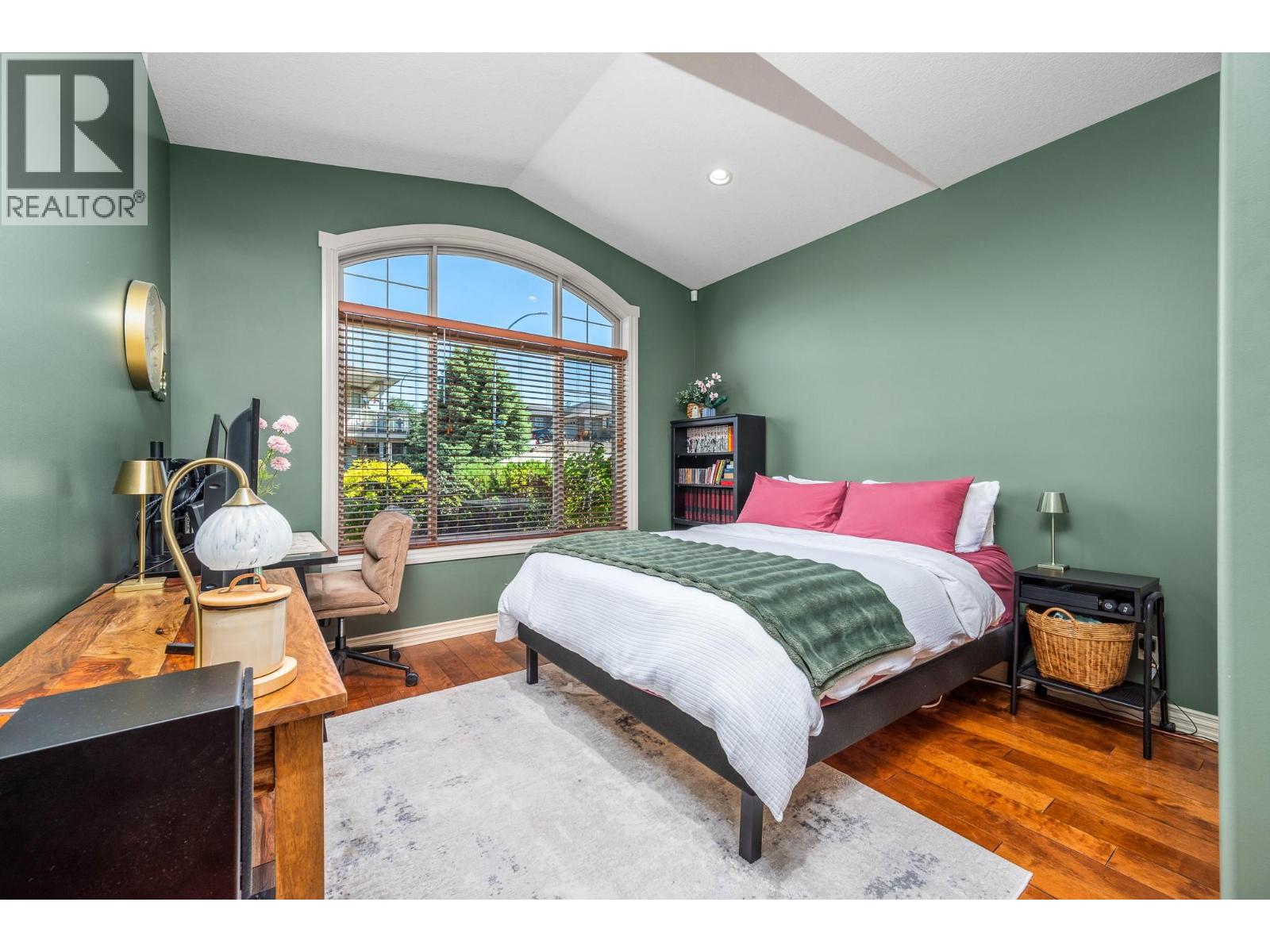 904 33 Avenue - Image 18