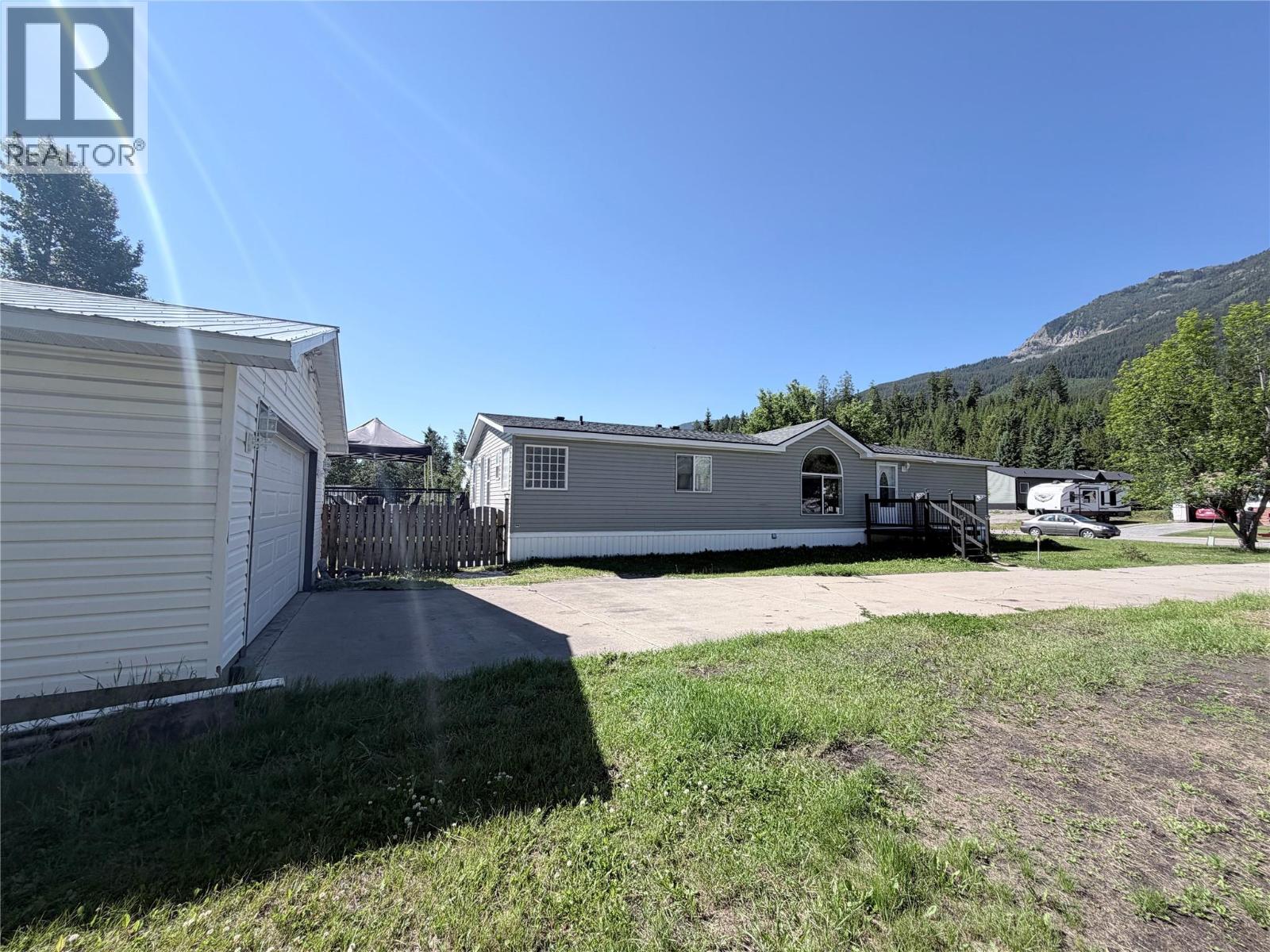 33 Dawson Crescent - 74