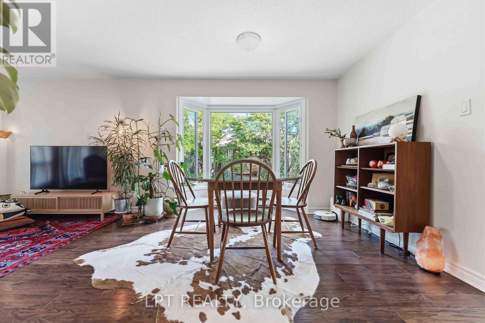 #B 6722 JEANNE D'ARC BOULEVARD N - Image 8