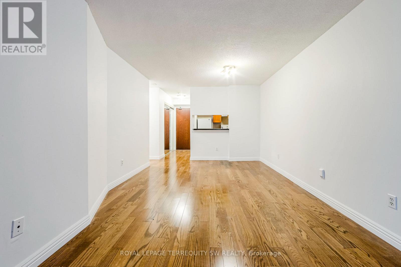 #407 1055 BAY STREET - Image 29