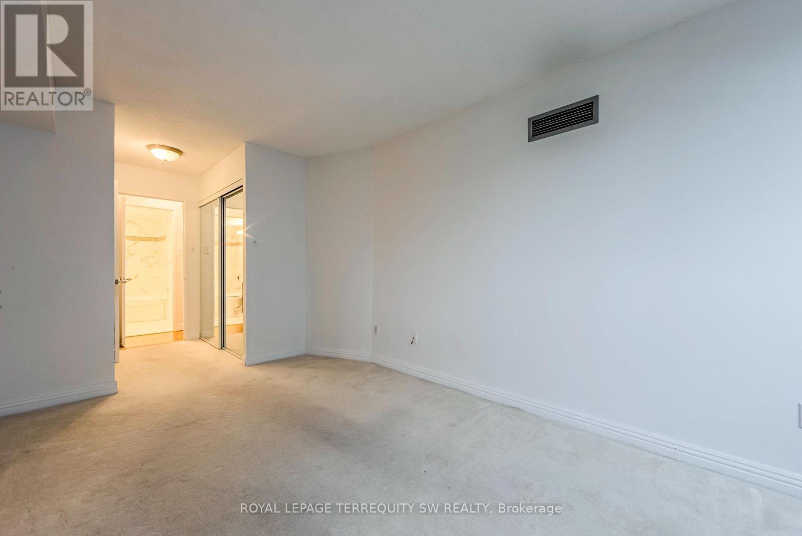 #407 1055 BAY STREET - 40