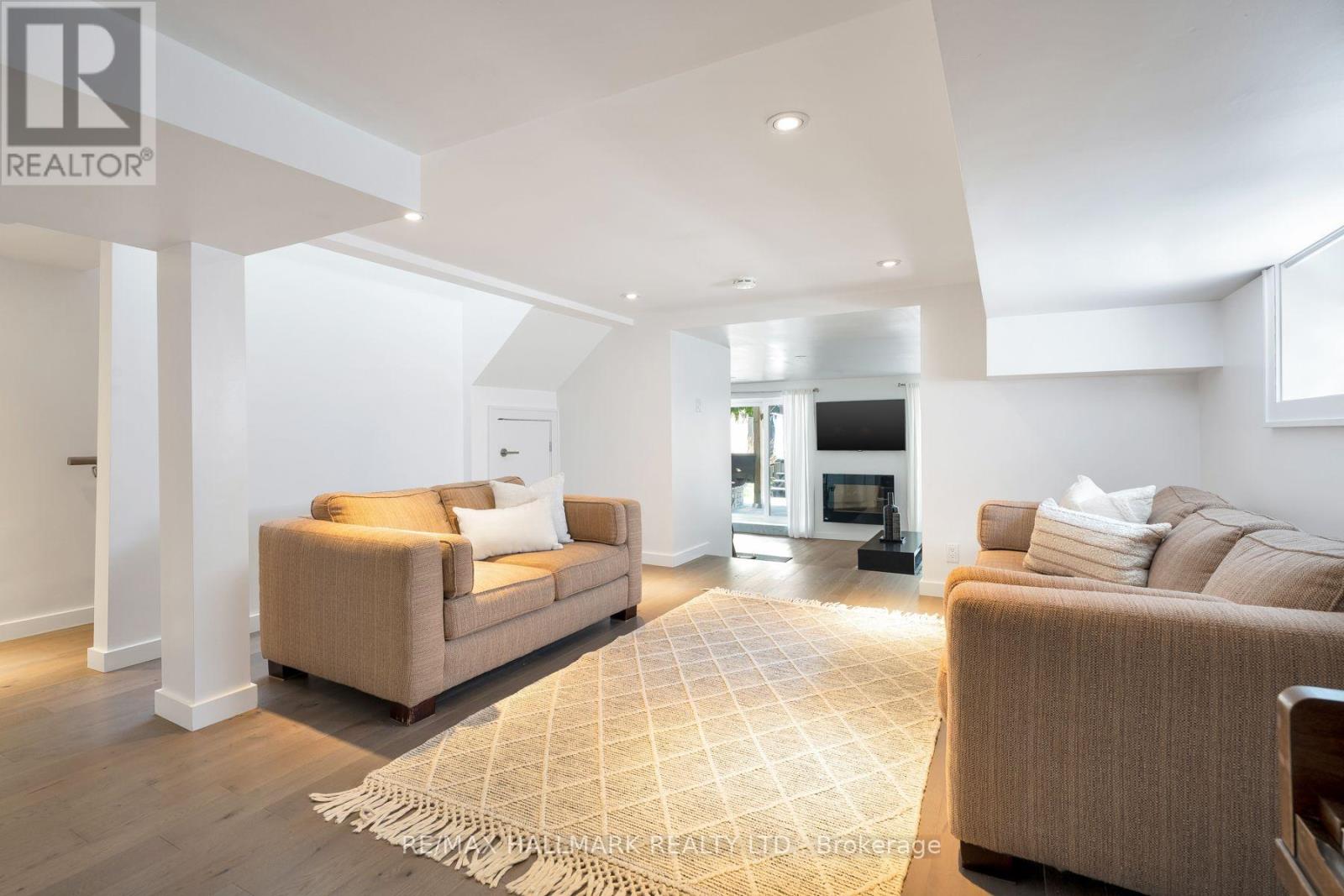 77 LEROY AVENUE - Image 37
