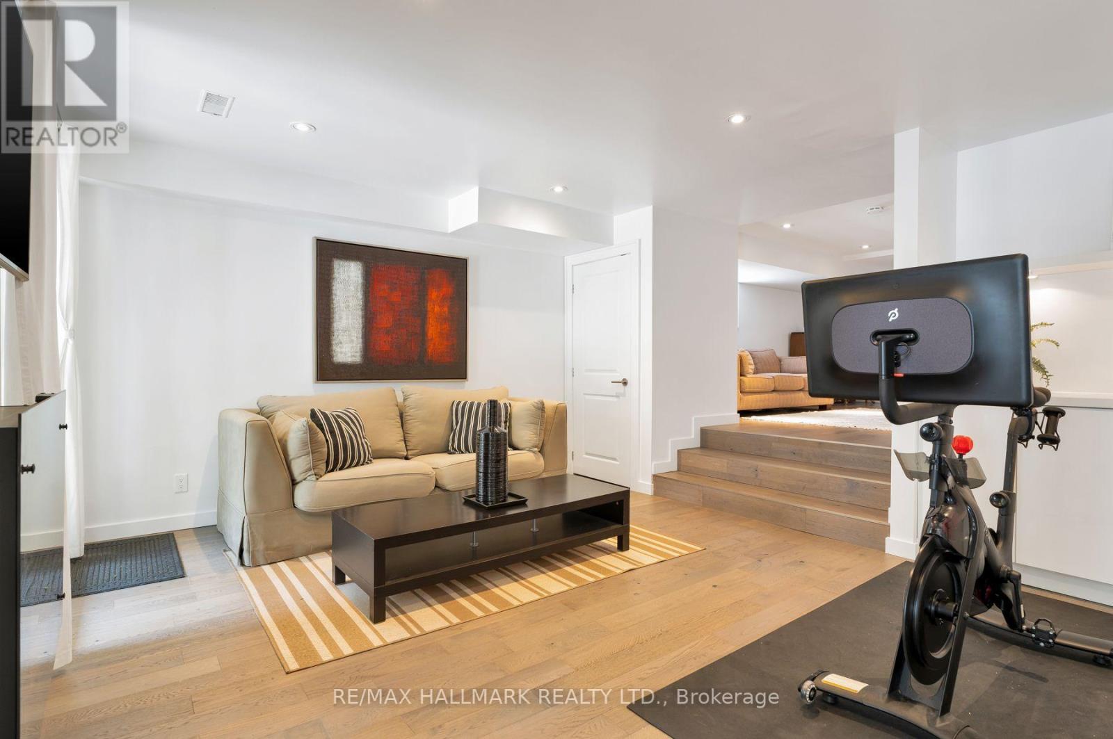 77 LEROY AVENUE - Image 39