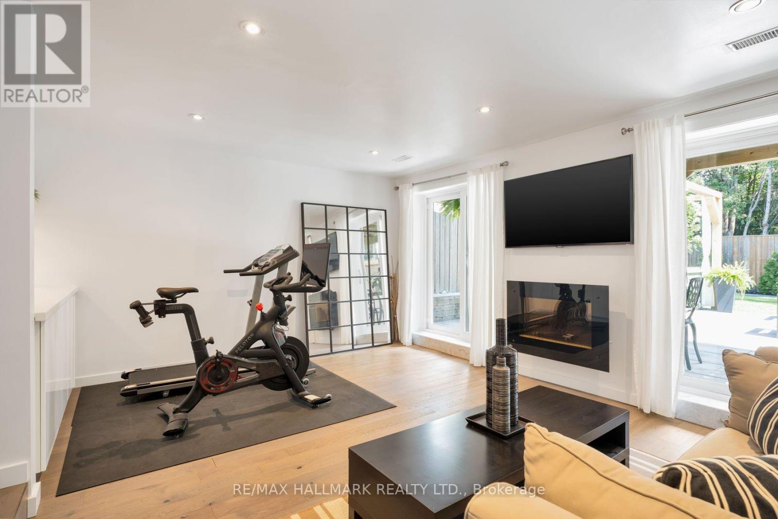 77 LEROY AVENUE - Image 40