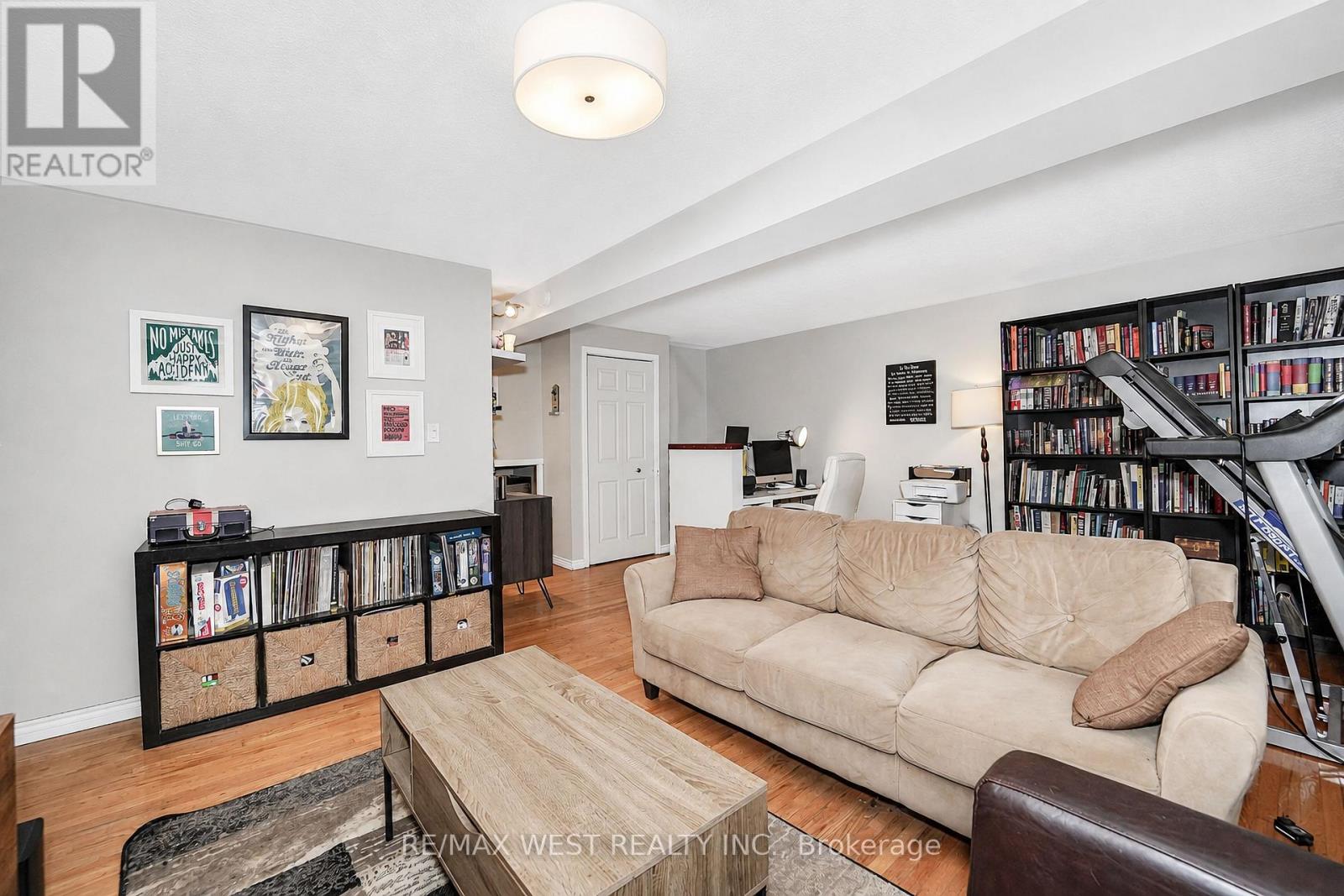 1105 VALLEY COURT - Image 10