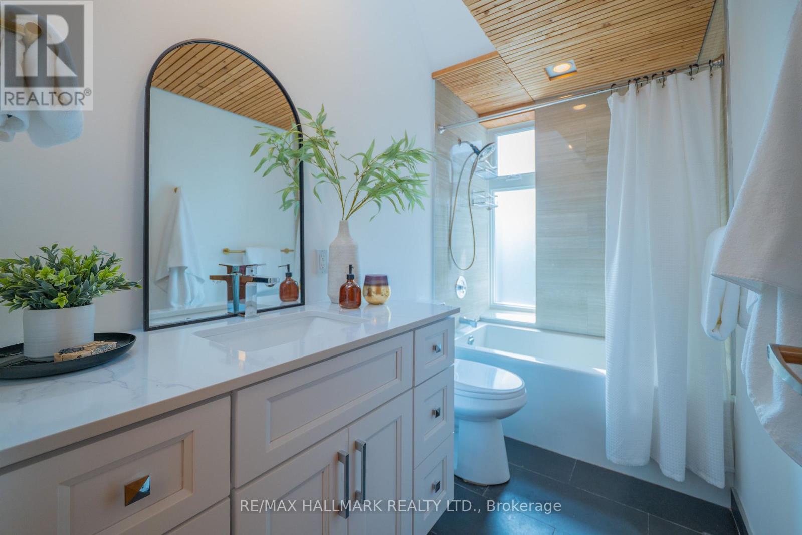 83 CONDOR AVENUE - Image 26