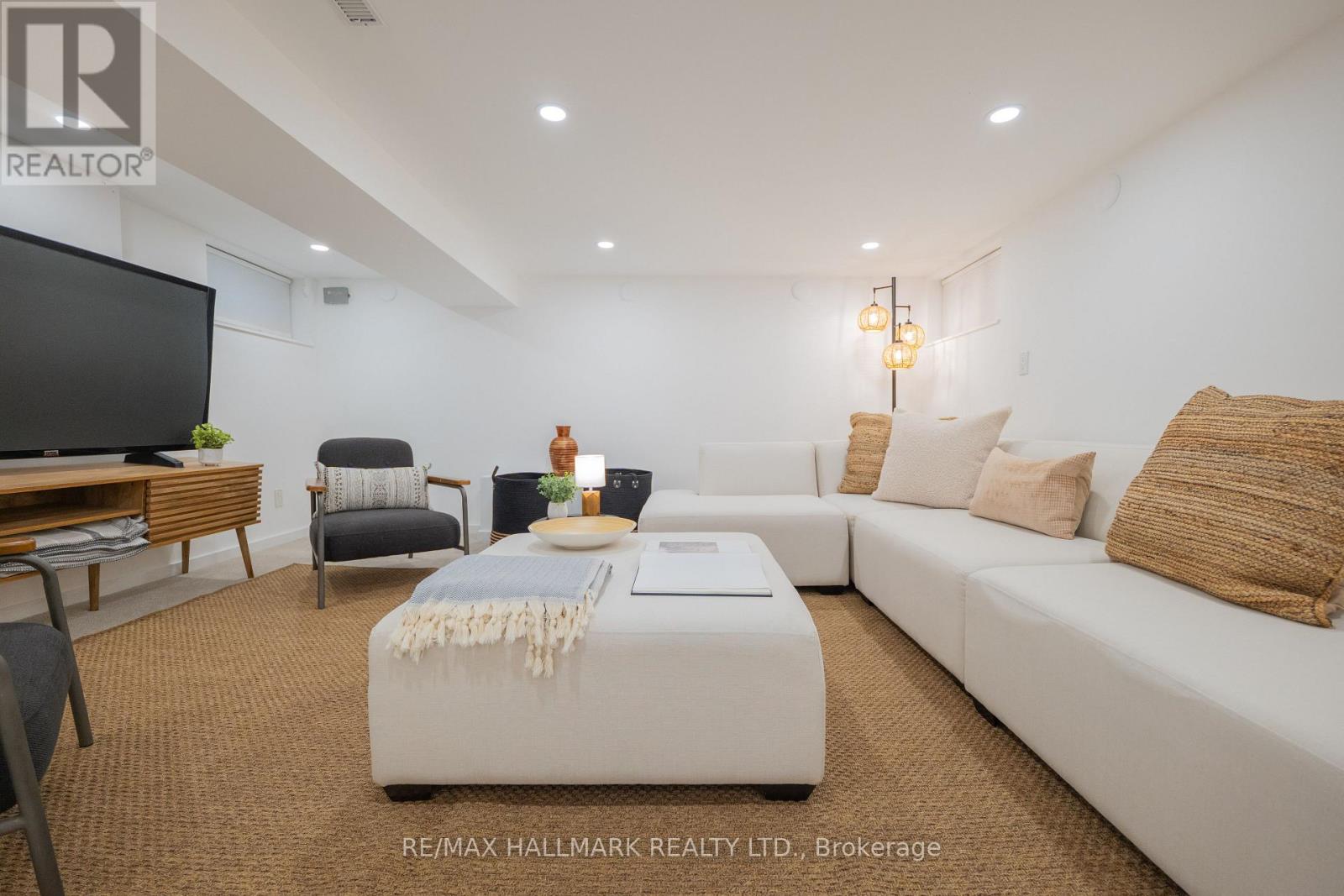 83 CONDOR AVENUE - Image 32