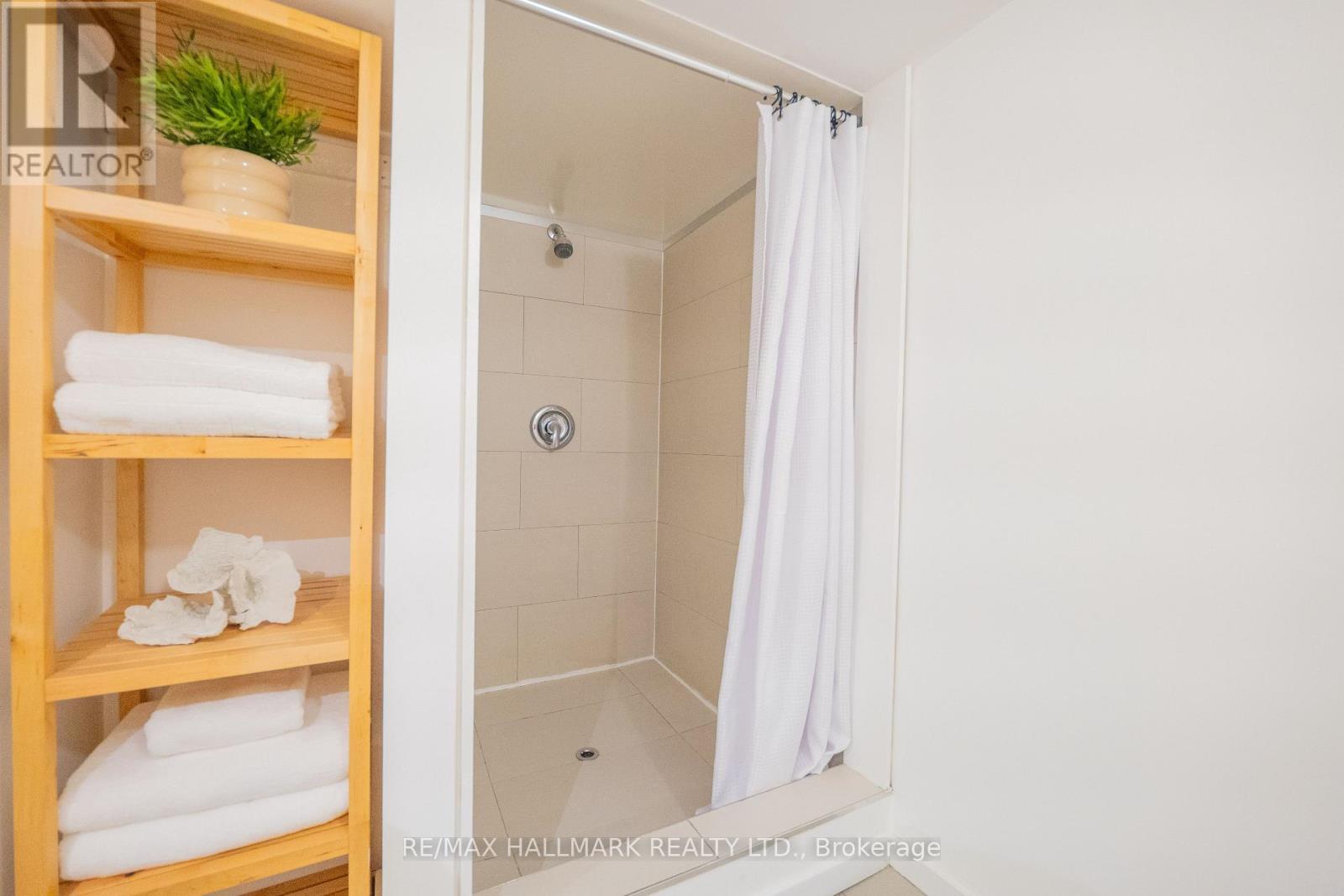 83 CONDOR AVENUE - Image 36