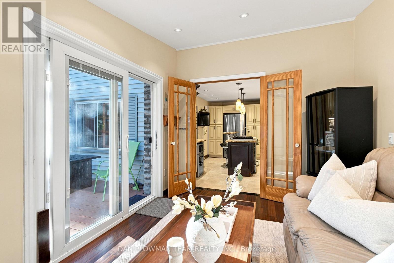 519 KINGSTON ROAD W - 13