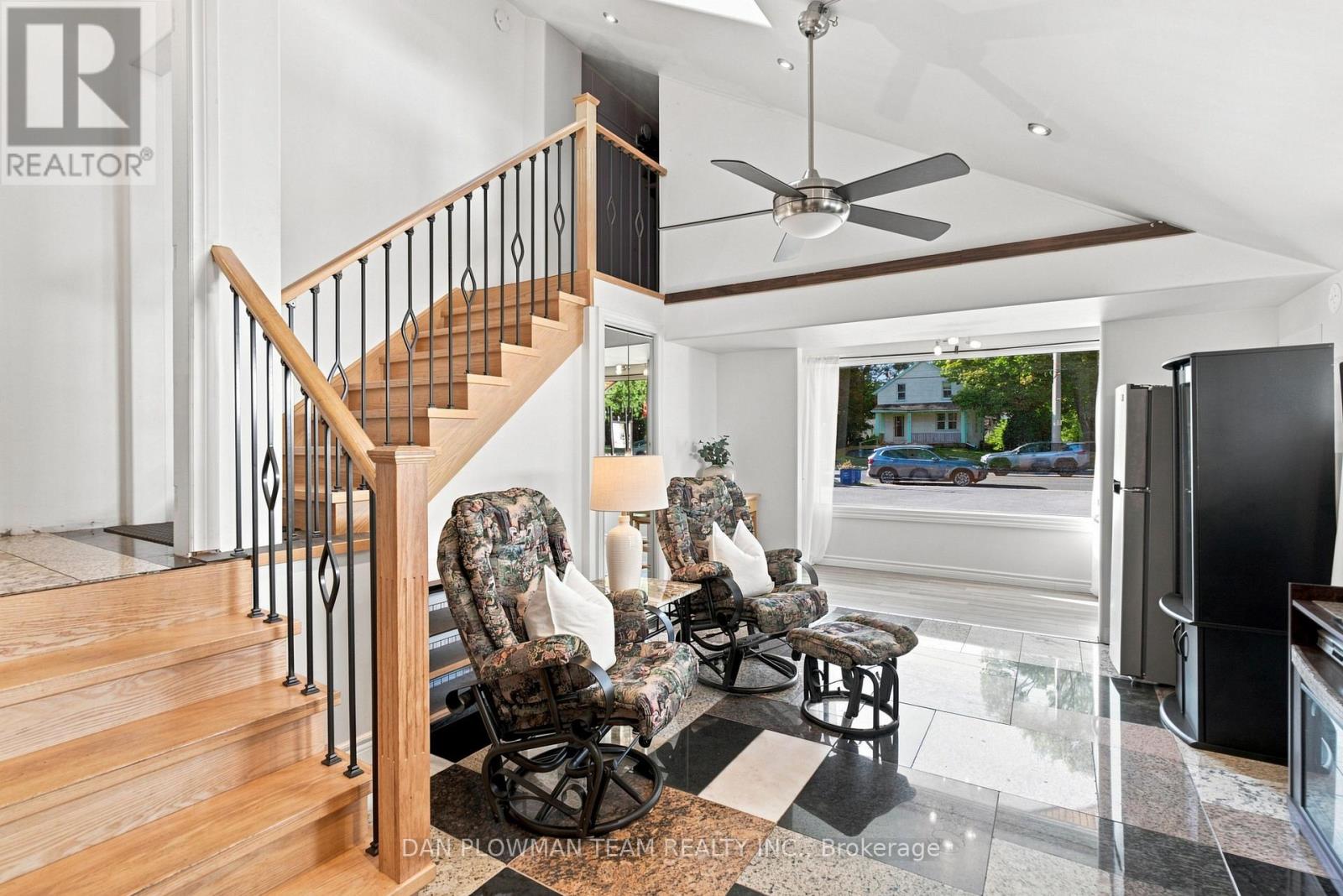 519 KINGSTON ROAD W - Image 21