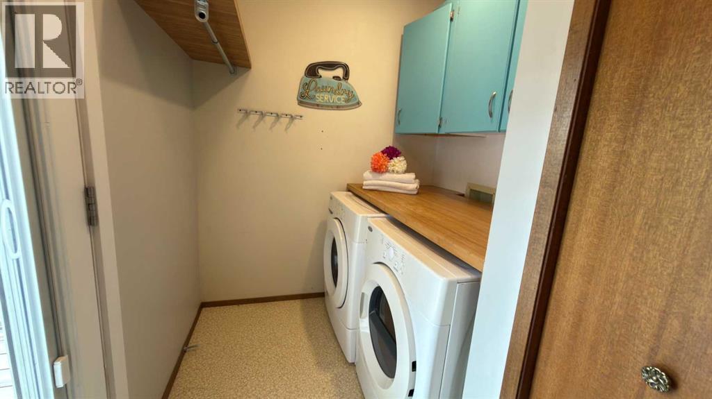 71 Chippewa Crescent W - Image 21