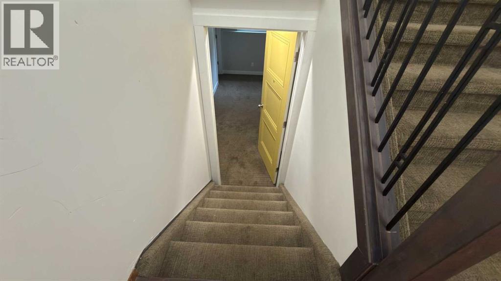 71 Chippewa Crescent W - Image 25
