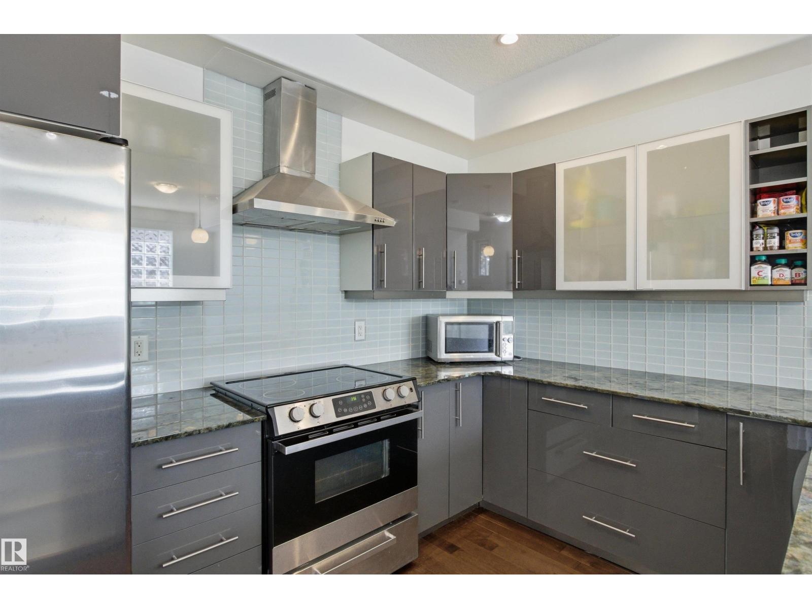 10806 83 AV NW - Image 12