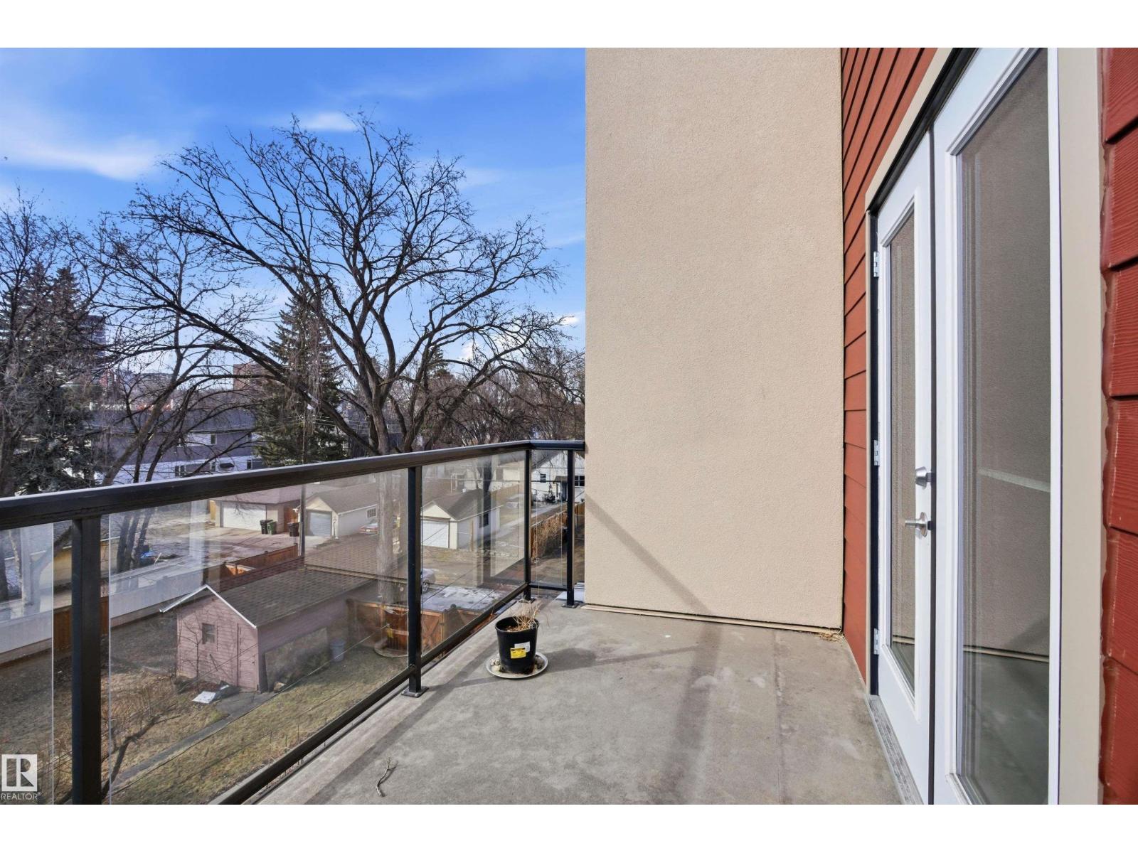 10806 83 AV NW - 34