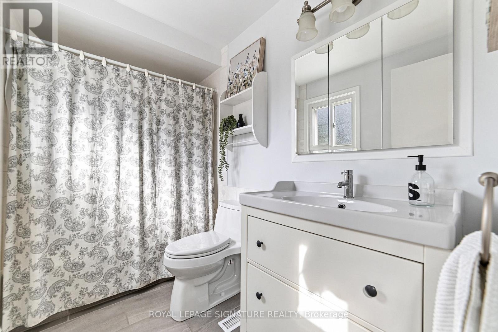 1385 HIGHGATE COURT - 8