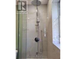 Upstairs - 195 Oakmount Road N, Toronto, ON M6P2N1 Photo 11