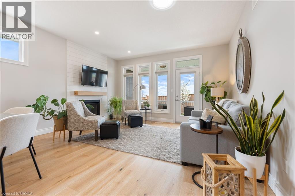 13 MASTERS Lane - Image 12