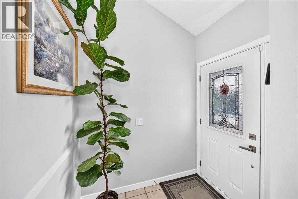 76 aberfoyle Close NE - 3