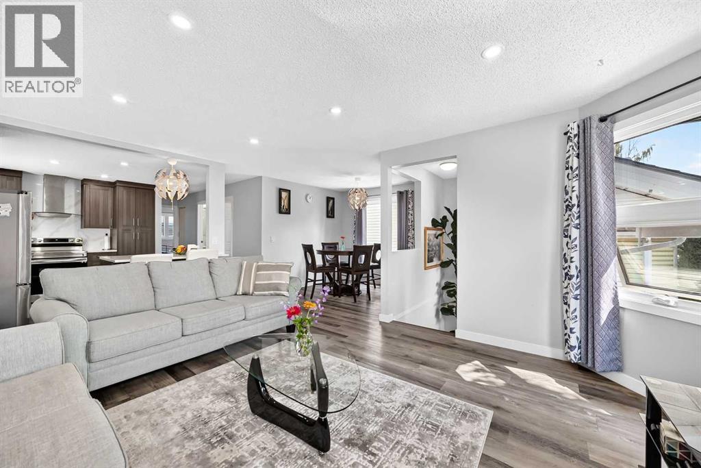 76 aberfoyle Close NE - 6