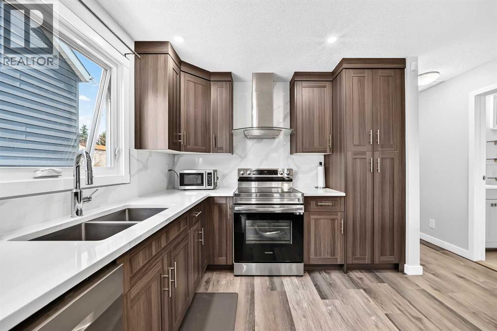 76 aberfoyle Close NE - 12