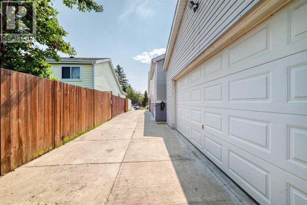 76 aberfoyle Close NE - 36